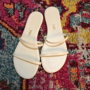 TKEES brand new white Gemma leather sandals